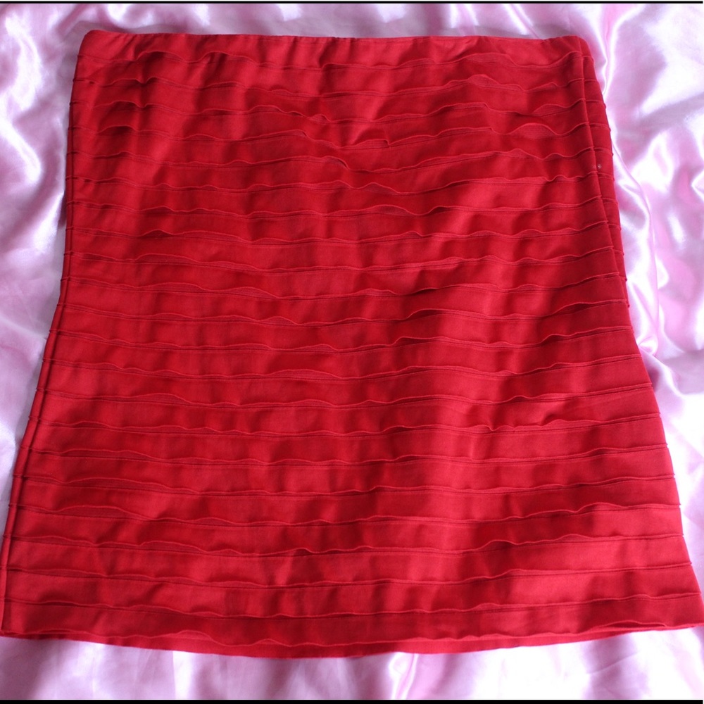 Red Ruffle Tube Top - Picture 3 of 3